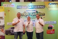 Jajaran manajemen PT Adira Dinamika Multi Finance Tbk berfoto bersama dalam acara Media Gathering Adira Expo Berkah Ramadan 2026 di Jabodetabek. Kegiatan ini menjadi bagian dari rangkaian promosi pembiayaan jelang Ramadan, menghadirkan berbagai promo kredit kendaraan, SolusiDana, program Umrah Untuk Sahabat, serta solusi pembiayaan syariah bagi masyarakat.