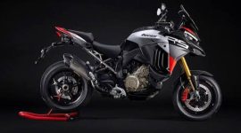 Ducati Multistrada V4 menjadi model pertama dalam program personalisasi Ducati Factory Made, memungkinkan konsumen memilih warna, velg, hingga detail komponen langsung dari jalur produksi pabrik di Borgo Panigale, Italia.