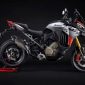 Ducati Multistrada V4 menjadi model pertama dalam program personalisasi Ducati Factory Made, memungkinkan konsumen memilih warna, velg, hingga detail komponen langsung dari jalur produksi pabrik di Borgo Panigale, Italia.