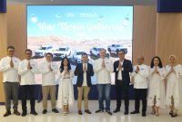 Manajemen Ford RMA Indonesia berfoto bersama usai acara Iftar Media Gathering 2026 yang digelar di Ford Experience Center Sunter, Kamis (5/3/2026). Kegiatan ini menjadi momentum perusahaan untuk mempererat hubungan dengan media sekaligus memaparkan strategi ekspansi bisnis Ford di Indonesia pada tahun 2026.