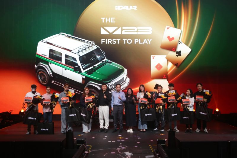  iCAR Indonesia hari ini secara resmi menyerahkan unit V23 Pro Plus Collector Series kepada para customer yang telah melakukan pemesanan awal pada ajang IIMS