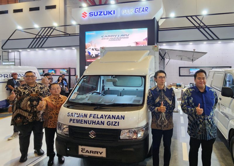 Booth Suzuki di GIICOMVEC 2026 menampilkan enam kendaraan niaga unggulan, mulai dari New Carry hingga APV, yang dirancang untuk mendukung kebutuhan bisnis, logistik, dan layanan publik di Indonesia.