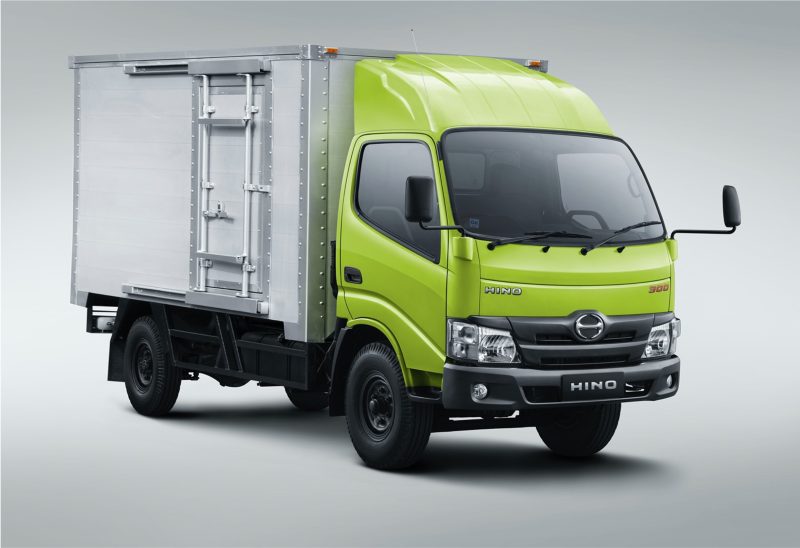 Unit Hino 300 Series menjadi salah satu model dengan tingkat kandungan lokal tinggi yang diproduksi oleh Hino Motors di Indonesia.