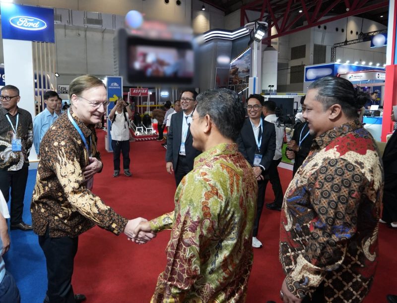Ford Ranger XL dan Ford Everest XLT dipamerkan di booth Ford RMA Indonesia dalam ajang GIICOMVEC 2026 di JIExpo Kemayoran, Jakarta.