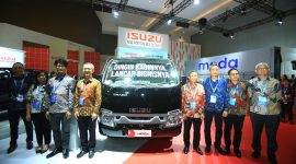 Isuzu TRAGA AC resmi diperkenalkan oleh PT Isuzu Astra Motor Indonesia di ajang GIICOMVEC 2026, hadir dengan fitur AC untuk meningkatkan kenyamanan dan keselamatan pengemudi kendaraan niaga.