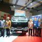Isuzu TRAGA AC resmi diperkenalkan oleh PT Isuzu Astra Motor Indonesia di ajang GIICOMVEC 2026, hadir dengan fitur AC untuk meningkatkan kenyamanan dan keselamatan pengemudi kendaraan niaga.