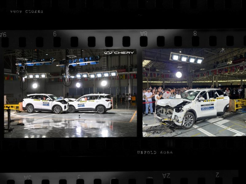 Chery Tiggo 9 menjalani uji tabrak ekstrem dengan skenario benturan depan dan belakang sekaligus dalam ajang Chery International Business Summit 2026 di Wuhu, China