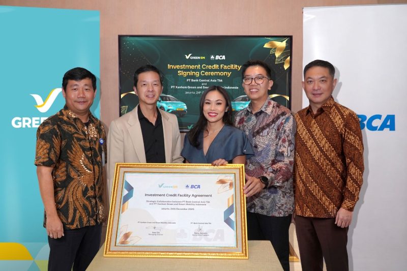 Penandatanganan kerja sama antara Green SM Indonesia dan Bank Central Asia terkait pinjaman investasi Rp600 miliar guna mendukung pengembangan layanan taksi listrik di Indonesia.