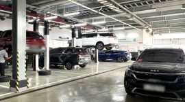 Pemeriksaan kendaraan setelah perjalanan mudik penting dilakukan untuk memastikan performa tetap optimal, mulai dari kondisi ban, oli mesin, hingga sistem pengereman.