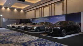 Line-up mobil BMW dipamerkan di BMW Festival of JOY di JIExpo Grand Ballroom, Jakarta.