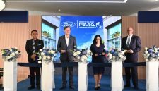 Regional Director RMA Indonesia Roelof Lamberts bersama jajaran meresmikan Ford Experience Center Ford RMA Indonesia di Sunter.