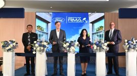 Regional Director RMA Indonesia Roelof Lamberts bersama jajaran meresmikan Ford Experience Center Ford RMA Indonesia di Sunter.