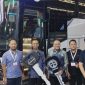 Hino Motors Sales Indonesia bersama Karoseri Piala Mas menyerahkan bus Hino RM 280 ABS kepada Perum DAMRI untuk mendukung layanan Trip 3 Negara Indonesia-Malaysia-Brunei.