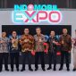 Jajaran manajemen Indomobil Group berfoto bersama saat pembukaan INDOMOBIL Expo Bandung 2026 di 23 Paskal Shopping Center, Sabtu (23/5/2026). Pameran bertema “EVperience” ini menghadirkan berbagai kendaraan listrik serta program promo menarik bagi masyarakat Bandung dan sekitarnya.