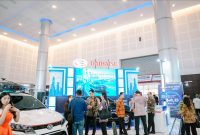 Keterangan Foto:
Booth Daihatsu ramai dikunjungi pengunjung saat gelaran Indonesia International Motor Show Surabaya 2026 di Grand City Convex, Surabaya, Selasa (26/5/2026). Daihatsu menghadirkan berbagai promo menarik, layanan trade-in, hingga fasilitas test drive Rocky Hybrid untuk memudahkan masyarakat memiliki mobil baru.