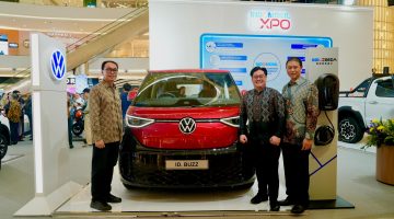 Peluncuran Volkswagen ID. Buzz Eclipse Edition oleh Volkswagen Indonesia di ajang Indomobil Expo 2026, menghadirkan desain ikonik dengan sentuhan warna berani dan konsep personalisasi interior.