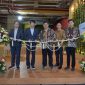 Peresmian dealer Kia Spazio Tower di Surabaya Barat oleh jajaran manajemen Kia Sales Indonesia dan Kia Azimut Group, Selasa (12/5/2026). Kehadiran dealer baru ini memperkuat jaringan layanan serta ownership experience Kia bagi konsumen di Jawa Timur.