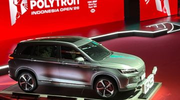 Unit Polytron G3+ Series dipamerkan di area Istora Gelora Bung Karno, Senayan, Jakarta, sebagai bagian dari partisipasi Polytron dalam ajang Polytron Indonesia Open 2026. Kehadiran mobil listrik ini menegaskan peran Polytron sebagai Official EV Partner sekaligus menampilkan inovasi kendaraan listrik nasional di panggung internasional.