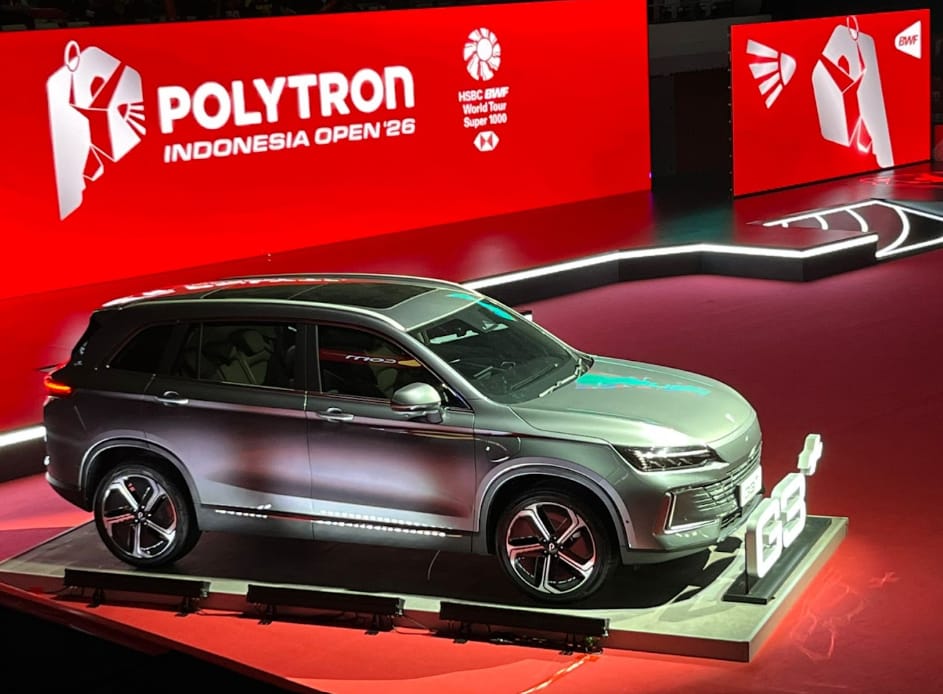 Unit Polytron G3+ Series dipamerkan di area Istora Gelora Bung Karno, Senayan, Jakarta, sebagai bagian dari partisipasi Polytron dalam ajang Polytron Indonesia Open 2026. Kehadiran mobil listrik ini menegaskan peran Polytron sebagai Official EV Partner sekaligus menampilkan inovasi kendaraan listrik nasional di panggung internasional.