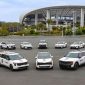 Armada kendaraan Kia Corporation yang akan digunakan sebagai transportasi resmi FIFA World Cup 2026 berjejer di area stadion, menampilkan berbagai model mulai dari SUV, MPV hingga mobil listrik untuk mendukung mobilitas selama turnamen.