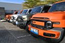 Deretan mobil listrik iCAR V23 dipamerkan dengan berbagai pilihan warna. SUV listrik bergaya boxy ini menawarkan efisiensi biaya operasional, fitur modern, serta karakter tangguh yang menjadi daya tarik bagi konsumen di tengah kenaikan harga BBM. (Foto: Dok. iCAR Indonesia)