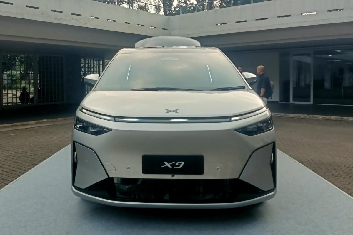 Xpeng X9 facelift resmi diperkenalkan di Indonesia dengan membawa pembaruan pada desain eksterior, teknologi berbasis AI, serta fitur keselamatan dan kenyamanan untuk memperkuat posisinya di segmen MPV listrik premium.