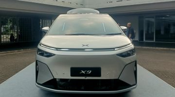 Xpeng X9 facelift resmi diperkenalkan di Indonesia dengan membawa pembaruan pada desain eksterior, teknologi berbasis AI, serta fitur keselamatan dan kenyamanan untuk memperkuat posisinya di segmen MPV listrik premium.