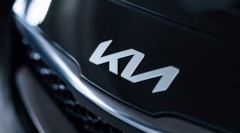 Filosofi Logo Kia 2026: Arti Symmetry, Rhythm, dan Rising