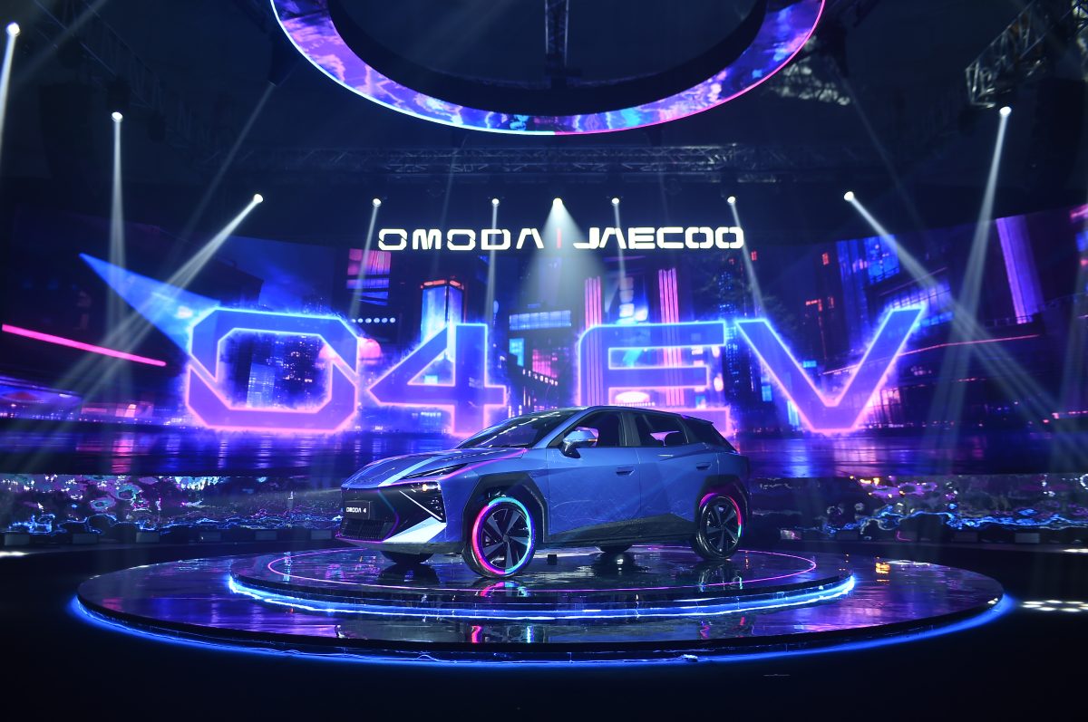 Display OMODA O4 EV di panggung Super AI Night