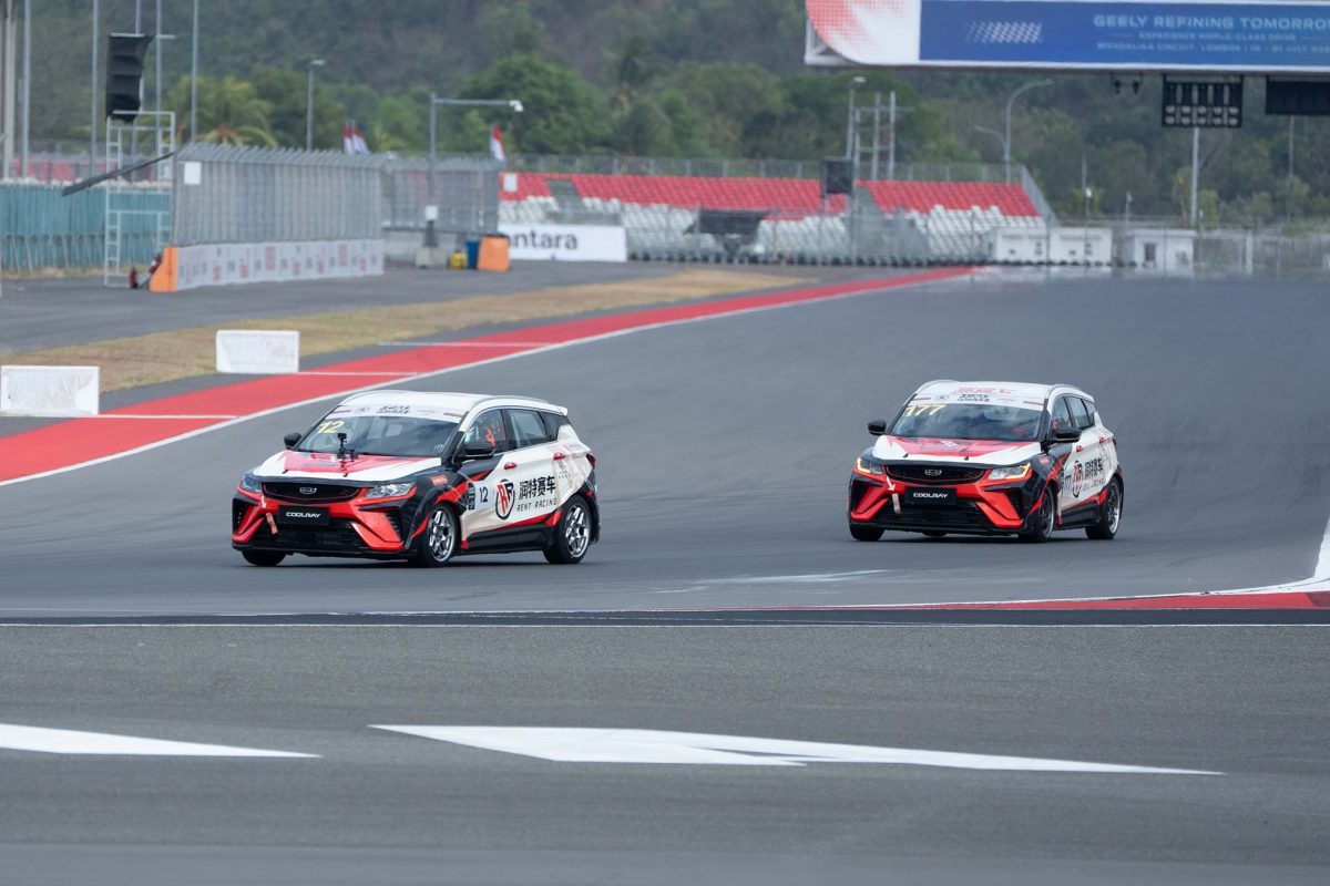 Geely Auto Indonesia membawa racing unit Geely Coolray dari Tiongkok sebagai bagian dari rangkaian Geely Refining Tomorrow