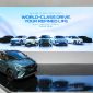 Pada varian Flagship, tampilannya semakin menonjol melalui two-tone exterior, rear spoiler, velg 18 inci, serta red brake calipers yang mempertegas kesan dinamis