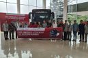 PT Hino Motors Sales Indonesia (HMSI) bersama dealer PT Citra Lestari Mobilindo menyerahkan secara simbolis Hino Bus GB 150 AT Euro4 kepada CV Ekspedisi Kanisha (Laskad Trans) di Palembang, Sumatera Selatan.