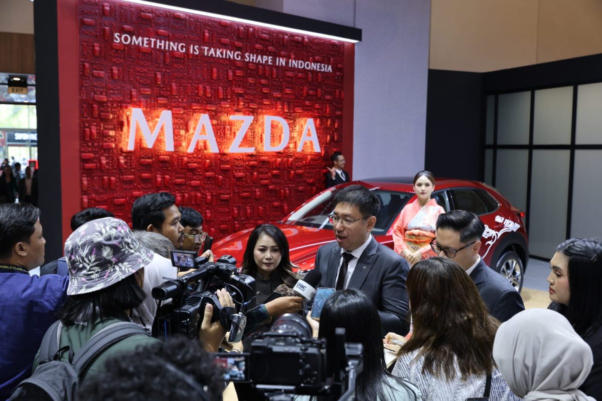 PELUNCURAN: PT Eurokars Motor Indonesia (EMI) resmi meluncurkan tiga model terbaru Mazda, yakni The All-New Mazda CX-5, The New Mazda CX-30, dan The All-New Mazda 6e Fastback pada ajang GAIKINDO Indonesia International Auto Show (GIIAS) 2026 di ICE BSD City, Tangerang, Selasa (29/7/2026). Peluncuran ini menandai babak baru Mazda di Indonesia setelah peresmian pabrik perakitan pertamanya di Citeureup, Jawa Barat.