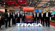 INOVASI BISNIS: Isuzu menampilkan beragam kendaraan niaga multifungsi di ajang GIIAS 2026, mulai dari konsep Road Sweeper Isuzu GIGA FVR, campervan Isuzu ELF NLR, hingga Salon Studio berbasis Isuzu TRAGA yang menunjukkan fleksibilitas kendaraan komersial untuk berbagai kebutuhan usaha.
