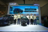 DEBUT DI GIIAS 2026: PT Sokonindo Automobile resmi memperkenalkan sekaligus mengumumkan harga DFSK E5 Plus pada ajang GIIAS 2026 di ICE BSD City, Tangerang, Rabu (29/7/2026). SUV Plug-in Hybrid tersebut dipasarkan dengan harga spesial Rp479 juta (OTR Jakarta) selama pameran berlangsung.
