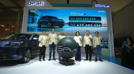 DEBUT DI GIIAS 2026: PT Sokonindo Automobile resmi memperkenalkan sekaligus mengumumkan harga DFSK E5 Plus pada ajang GIIAS 2026 di ICE BSD City, Tangerang, Rabu (29/7/2026). SUV Plug-in Hybrid tersebut dipasarkan dengan harga spesial Rp479 juta (OTR Jakarta) selama pameran berlangsung.