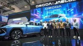 OMODA O4 EV resmi diperkenalkan dan membuka pemesanan perdana di GIIAS 2026. Indonesia menjadi negara pertama yang menghadirkan mobil listrik berbasis AI ini, dengan penawaran benefit senilai Rp50 juta bagi 1.000 konsumen pertama.