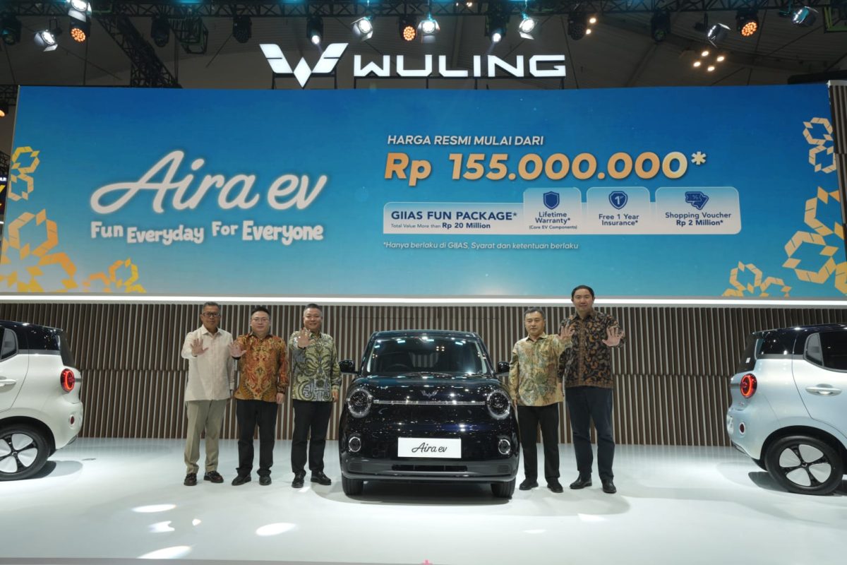 Wuling Aira EV resmi meluncur di GIIAS 2026. City car listrik terbaru ini dipasarkan mulai Rp155 juta dengan pilihan jarak tempuh hingga 301 kilometer.