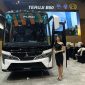 Mitsubishi FUSO Canter Bus dipamerkan di booth FUSO pada ajang GAIKINDO Indonesia International Auto Show (GIIAS) 2026 di ICE BSD City, Tangerang. Kendaraan ini menjadi salah satu solusi transportasi penumpang yang ditawarkan FUSO untuk mendukung sektor pariwisata dan mobilitas di Indonesia.