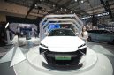 OMODA O4 EV dipamerkan di booth OMODA & JAECOO pada ajang GIIAS 2026 di ICE BSD City, Tangerang. SUV listrik ini mengusung filosofi Cyber Mecha Design dengan tampilan futuristis dan teknologi AI.