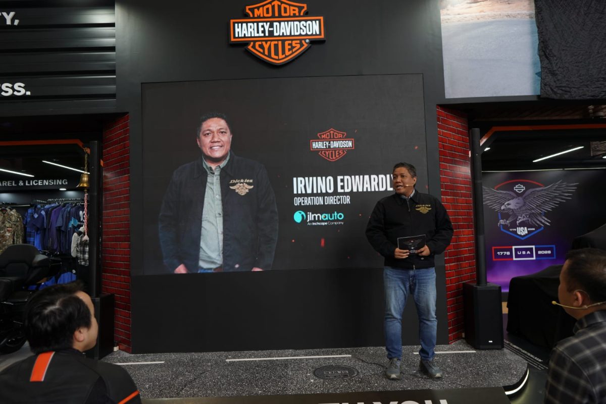 Operations Director PT JLM Auto Indonesia, Irvino Edwardly, memberikan sambutan saat peluncuran Street Glide Liberty Edition dan Heritage Classic Liberty Edition di GIIAS 2026.