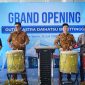 Jajaran Manajemen PT Astra International - Daihatsu Sales Operation dan Lurah Aur Kuning Secara Simbolis Meresmikan Outlet AAstra Daihatsu Bukittinggi.