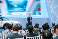 CEO VinFast Southeast Asia, Antonio Zara, memaparkan strategi pengembangan ekosistem kendaraan listrik VinFast di Indonesia saat peluncuran program "Drive Worry Free" pada ajang GIIAS 2026 di ICE BSD City, Tangerang, Rabu (29/7/2026).