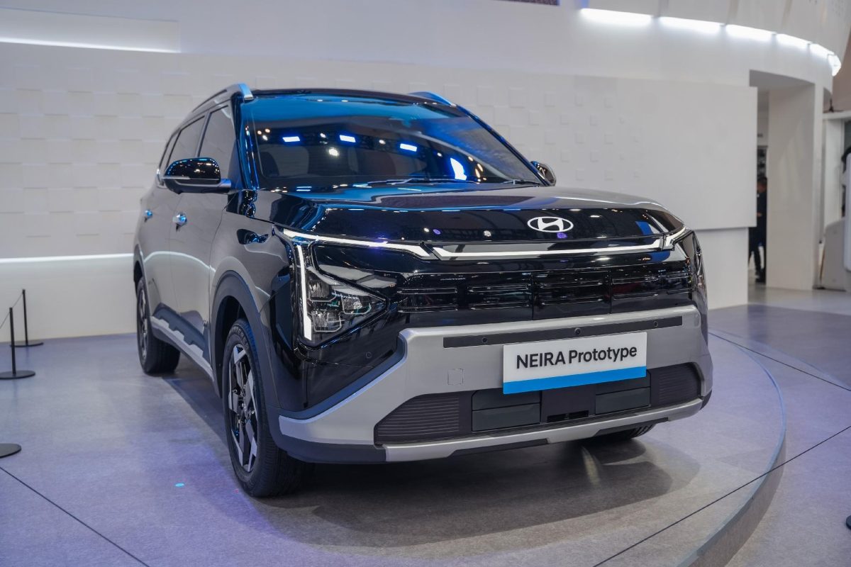 PT Hyundai Motors Indonesia (HMID) menghadirkan prototipe Hyundai NEIRA, SUV EV 7-
seater yang diperkenalkan di GIIAS 2026 sebagai wujud inovasi Hyundai untuk menjawab kebutuhan

mobilitas masyarakat Indonesia.