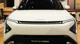 Kia menghadirkan promo spesial di GIIAS Surabaya 2026. Konsumen yang membeli The all-new Seltos, The all-new Carens, atau The new Sonet berkesempatan mendapatkan Samsung Galaxy Tab A11+ serta cashback hingga Rp20 juta.