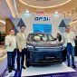 Keterangan foto:
DFSK E5 Plus resmi diperkenalkan kepada konsumen Sumatera Selatan melalui Regional Launch di Palembang Icon, Palembang, Selasa (18/8/2026). Kehadiran SUV PHEV ini menjadi bagian dari strategi DFSK memperluas akses kendaraan berteknologi new-energy mobility di pasar regional.