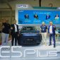Perwakilan PT Sokonindo Automobile (DFSK) bersama EVSafe Indonesia berfoto usai menggelar talkshow bertajuk "The Next Drive: Why PHEV?" di booth DFSK, Hall 2B GIIAS 2026, ICE BSD City, Tangerang, Selasa (4/8/2026). Diskusi tersebut mengupas keamanan baterai, teknologi Plug-in Hybrid Electric Vehicle (PHEV), serta pentingnya edukasi untuk mempercepat adopsi kendaraan elektrifikasi di Indonesia.