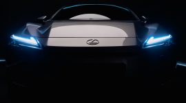 Lexus Indonesia resmi meluncurkan The All-New Lexus ES pada ajang GIIAS 2026 dengan pilihan varian hybrid dan mobil listrik murni (BEV).