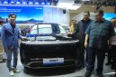 Airlangga Hartarto, Menteri Koordinator Bidang Perekonomian Republik Indonesia, mengunjungi booth Hyundai pada GIIAS 2026 didampingi Kenny Lee, President Director PT Hyundai Motors Indonesia, dan Fransiscus Soerjopranoto, Chief Operating Officer PT Hyundai Motors Indonesia. 