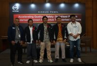Perwakilan PT Hino Motors Sales Indonesia (HMSI) memaparkan penerapan Digital Pre Delivery Inspection (Digital PDI) dan program standarisasi karoseri dalam panel diskusi di GIIAS 2026 sebagai upaya meningkatkan kualitas, keselamatan, dan keandalan kendaraan niaga bagi pelanggan.